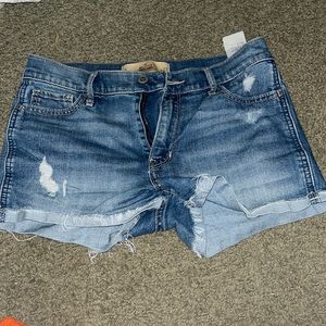 Jean shorts from hollister, size w27